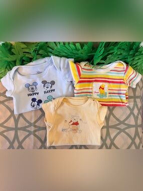 10/$25 • Disney Cotton Bodysuit Set